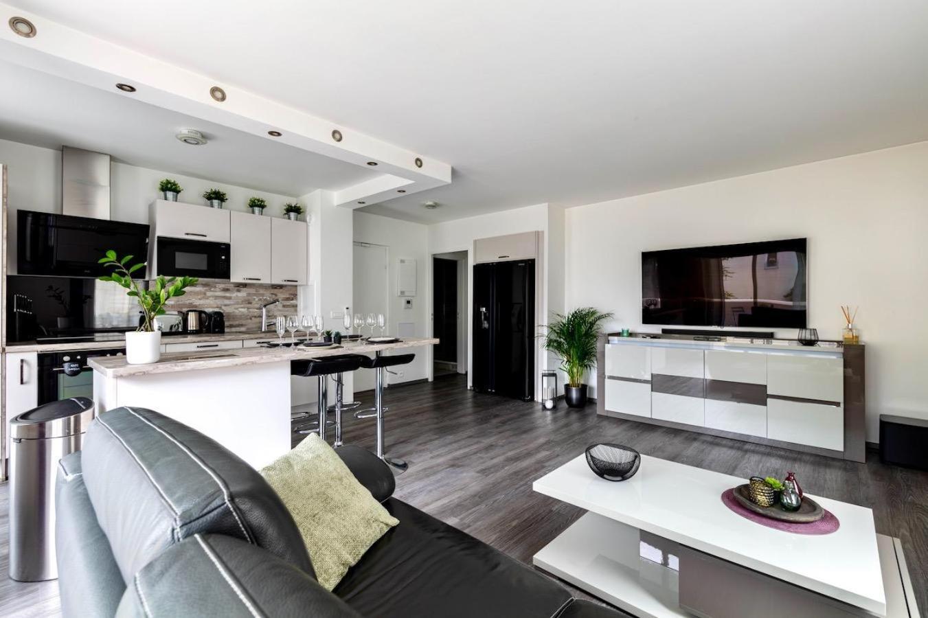 Charmant Refuge Avec Jardin, A 6 Minutes A Pied Du Metro Creteil L Echat-Lovely Retreat With Garden, Located A 6-Minute Walk From Creteil L Echat Metro Station Bagian luar foto