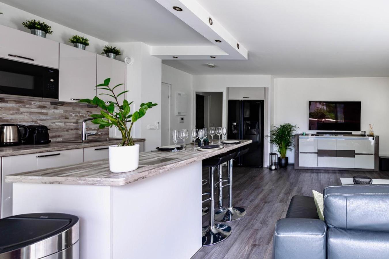 Charmant Refuge Avec Jardin, A 6 Minutes A Pied Du Metro Creteil L Echat-Lovely Retreat With Garden, Located A 6-Minute Walk From Creteil L Echat Metro Station Bagian luar foto