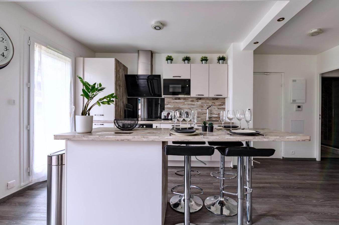Charmant Refuge Avec Jardin, A 6 Minutes A Pied Du Metro Creteil L Echat-Lovely Retreat With Garden, Located A 6-Minute Walk From Creteil L Echat Metro Station Bagian luar foto